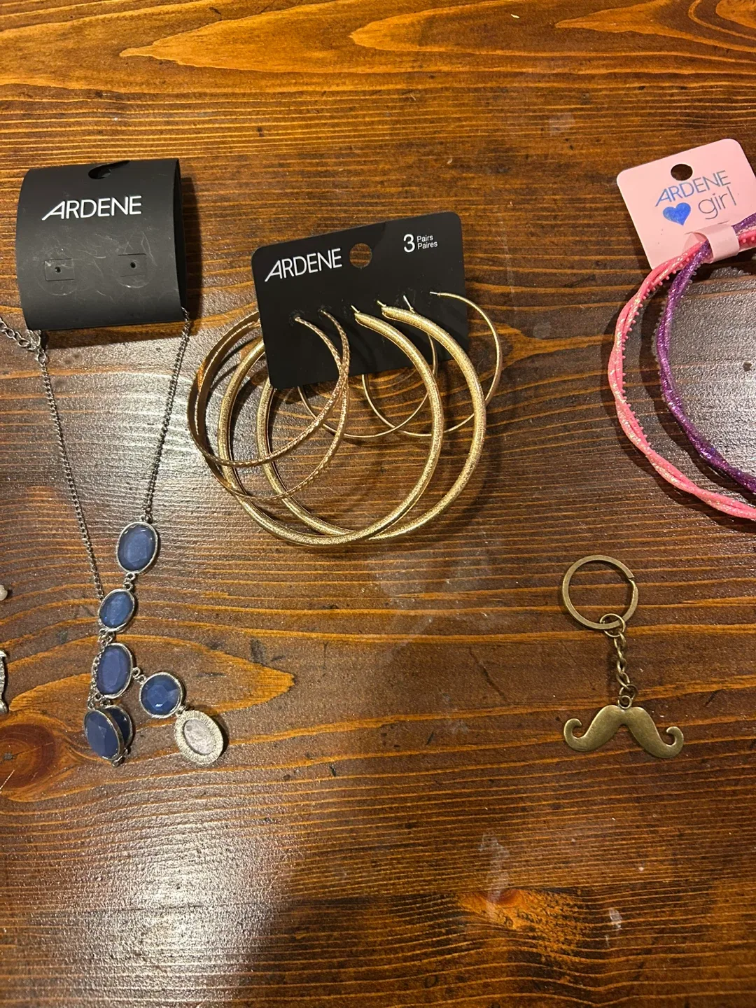 Ardene Necklace, Earrings, Headbands, Ring, Keychain image indicator(3)