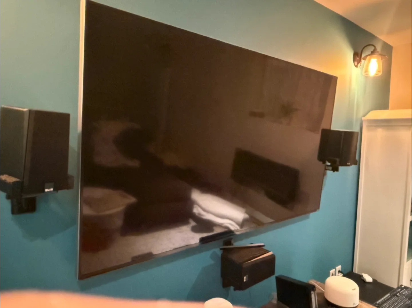 70” Vizio M70 Ultra HD 4K LED TV image indicator(2)