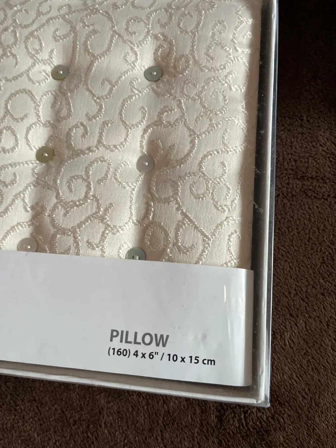 Umbra Pillow Photo Album, 4x6", New in Box! image indicator(2)