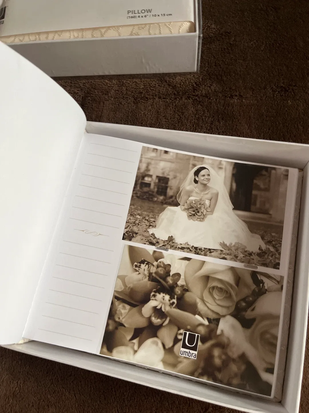 Umbra Pillow Photo Album, 4x6", New in Box! image indicator(3)