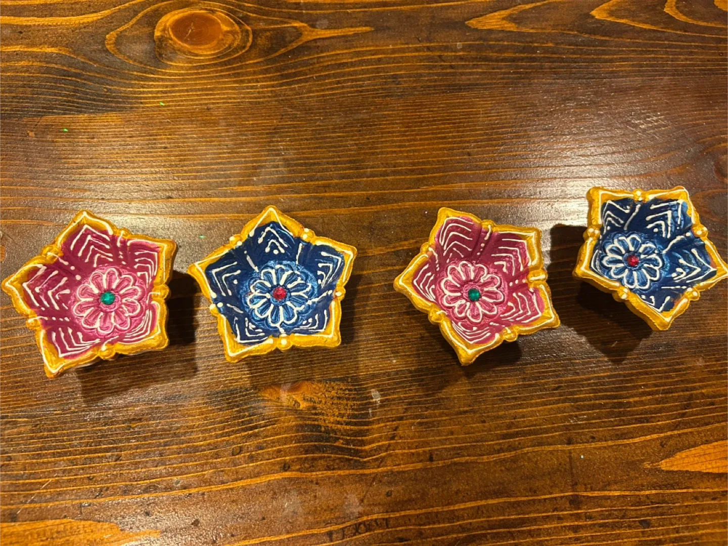 Set of 4 Decorative Diwali Diyas image indicator(2)