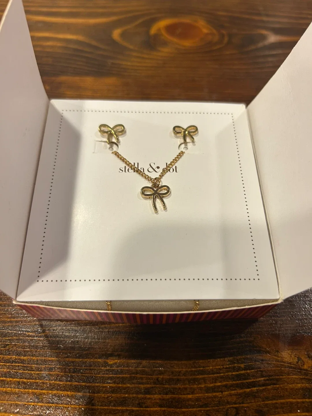 Stella & Dot Gold Bow Necklace & Earrings Set