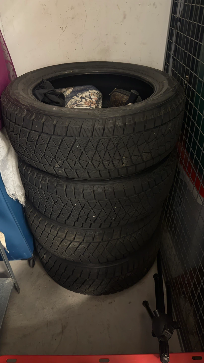Bridgestone Blizzak 235/55R19 Winter Tires - photo 3