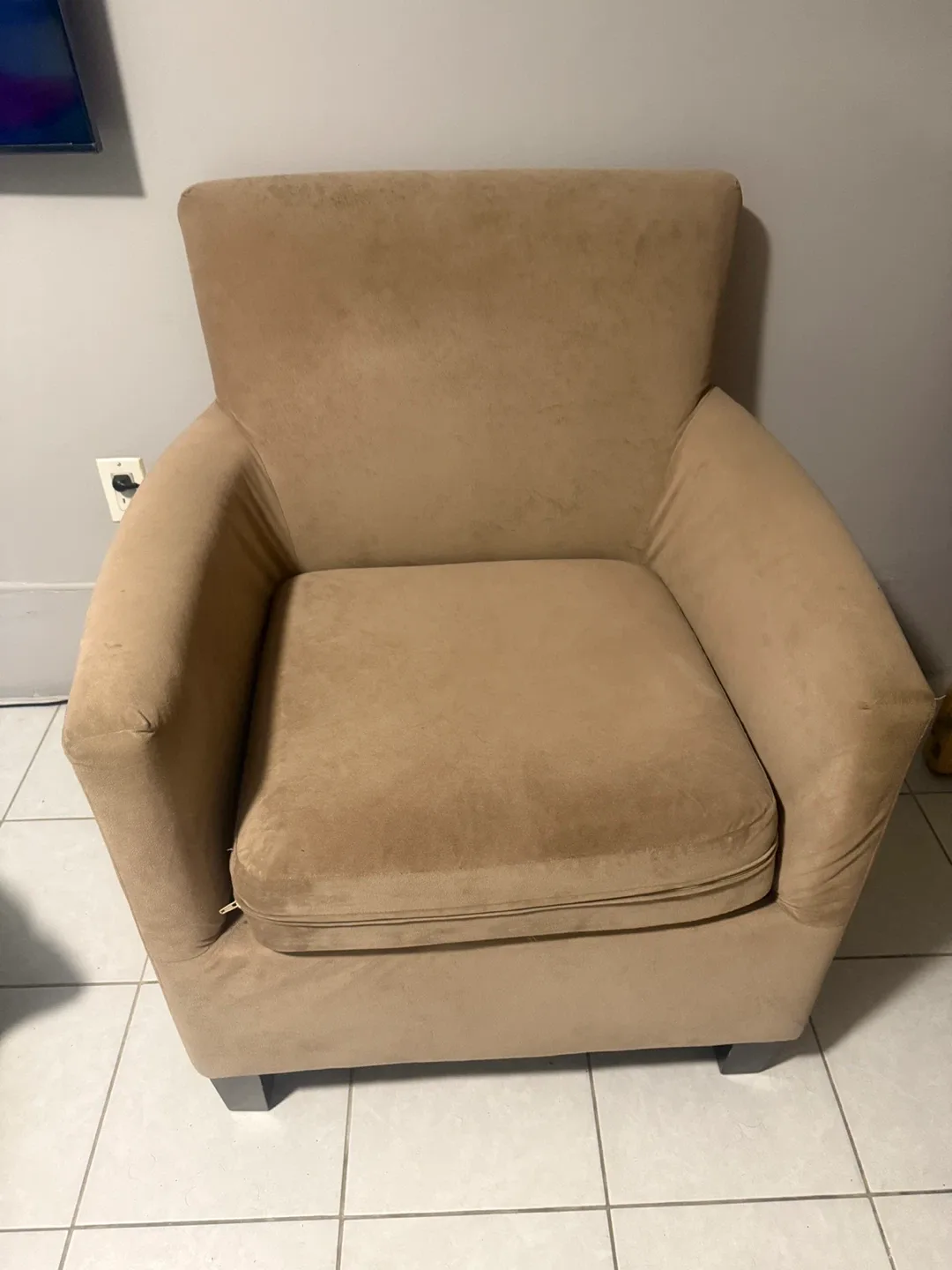 Tan Armchair image indicator(2)