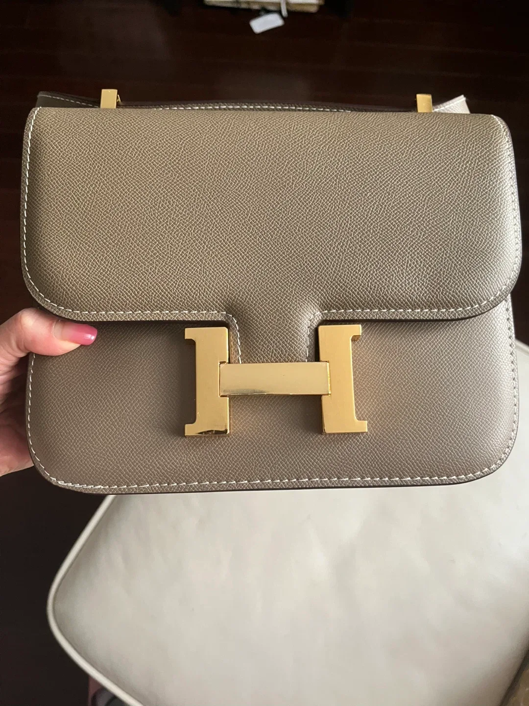 Constance 24 Étoupe Handbag image indicator(4)