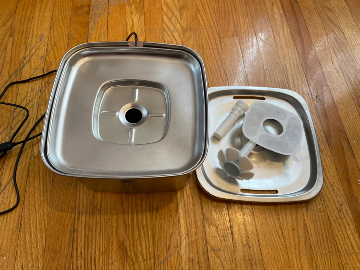Stainless Steel Pet Water Fountain image indicator(3)