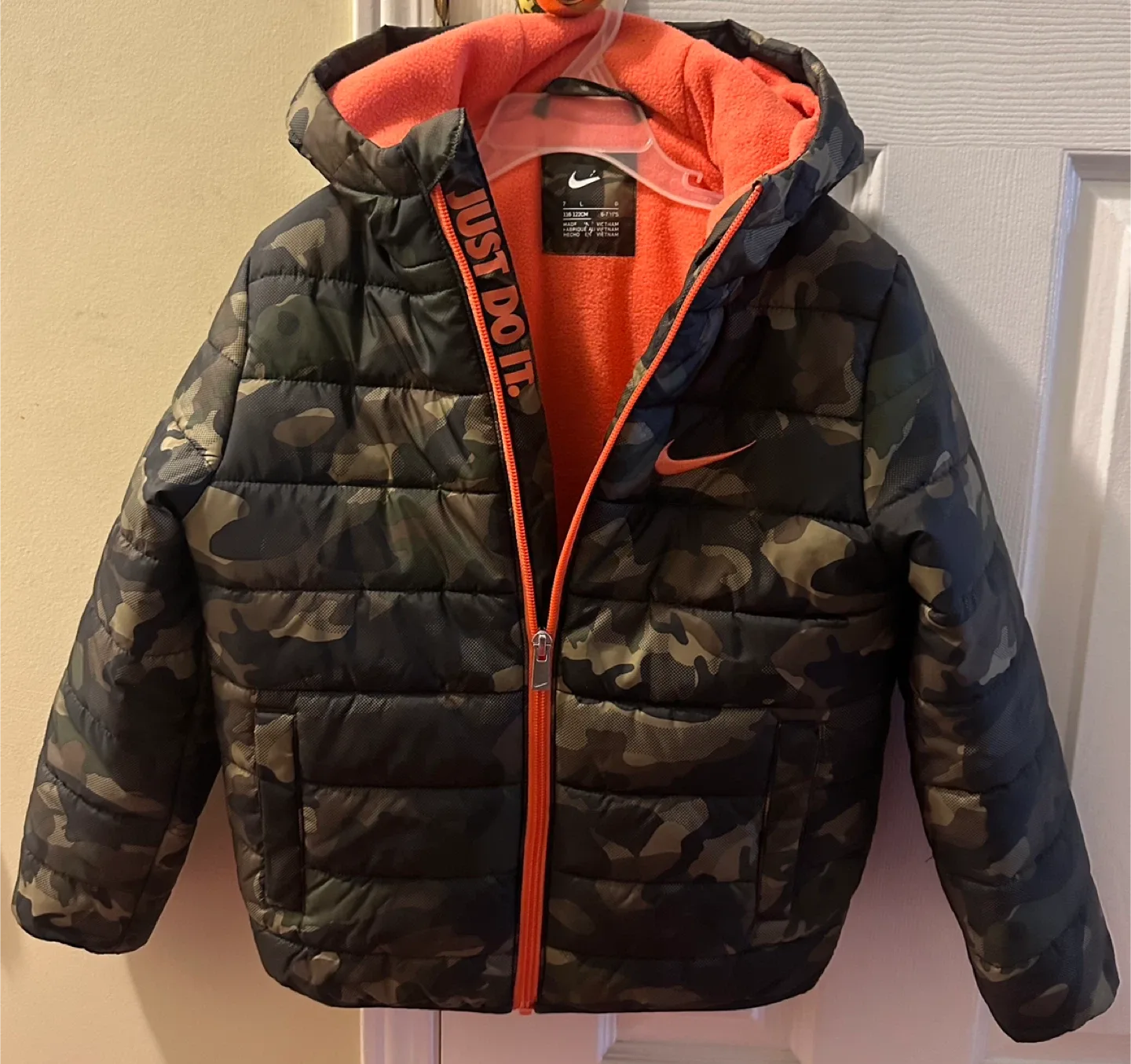 Nike Camo Puffer Jacket - Size 6-7 (Kids)