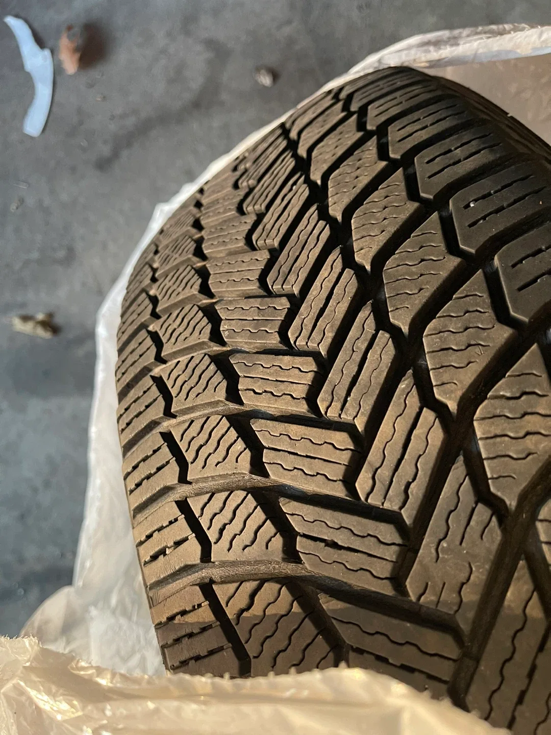 Michelin X-Ice Snow 235/65R17 – Set of 4 Winter Tires