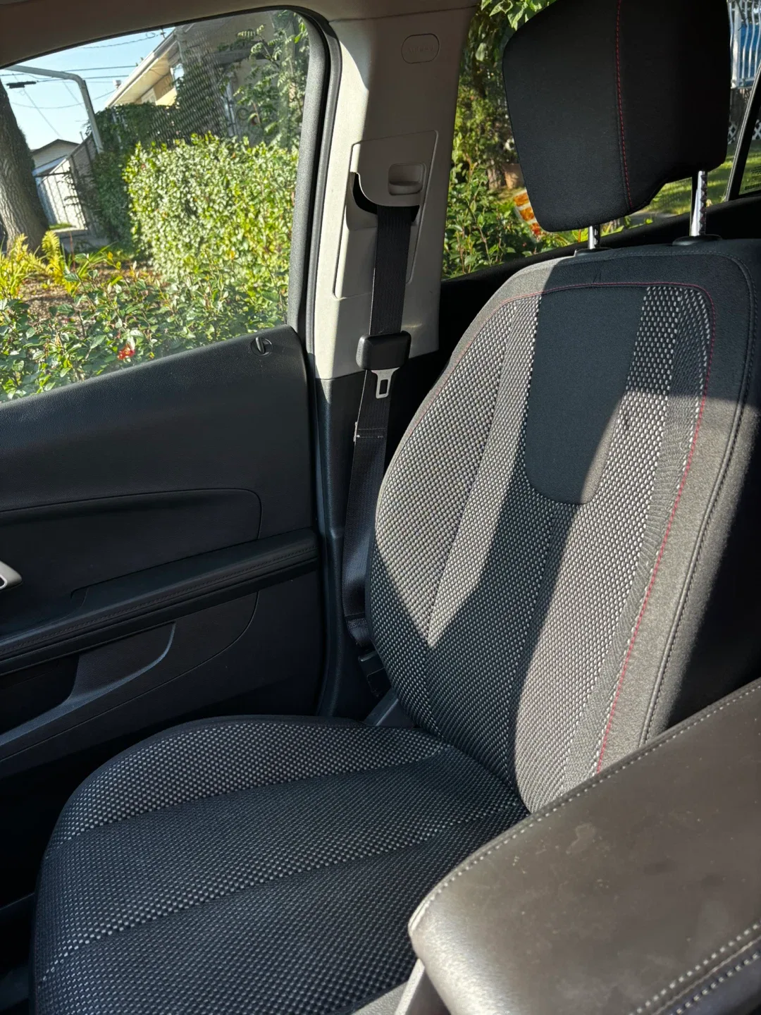 2017 Chevrolet Equinox SUV image indicator(10)