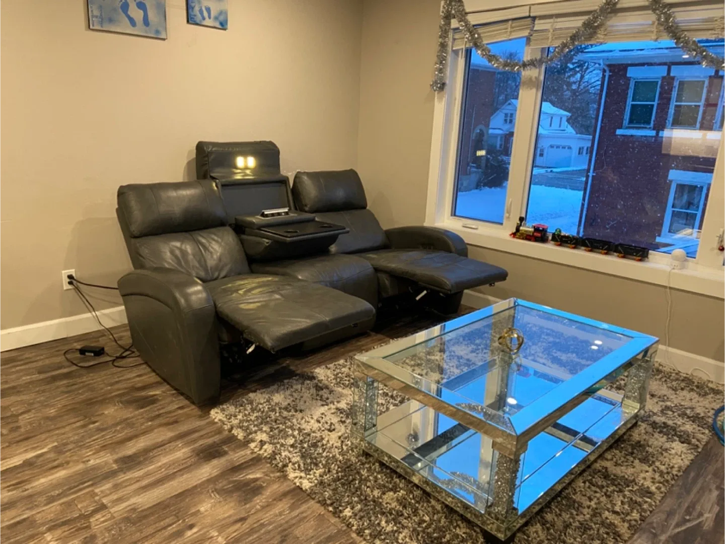 Genuine leather recliner couch image indicator(6)