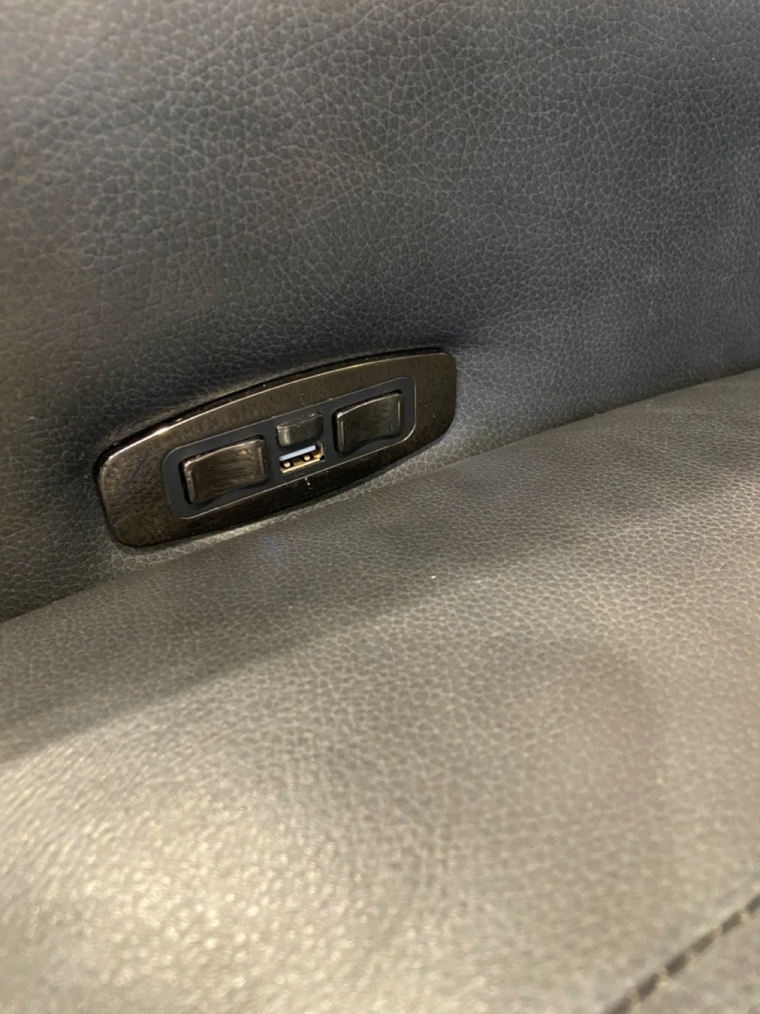 Genuine leather recliner couch image indicator(4)