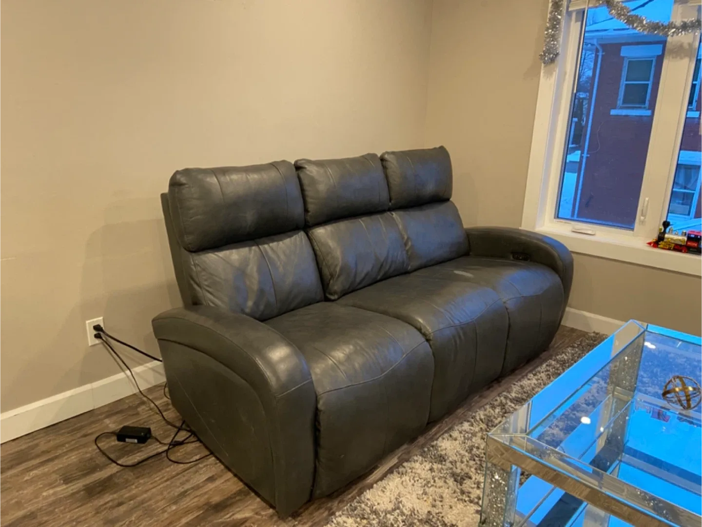 Genuine leather recliner couch image indicator(9)