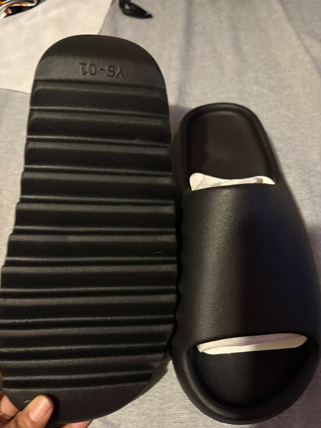 Yeezy Slides - Size 10