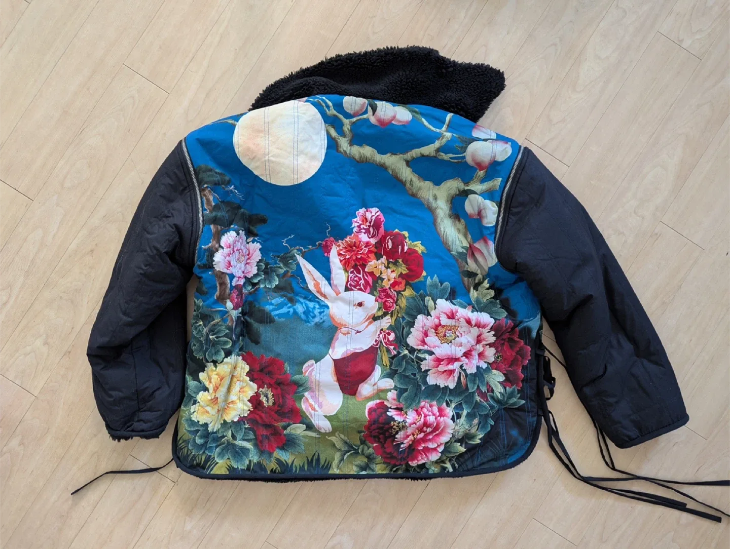 Mukzin Floral Print Reversible Jacket image indicator(3)
