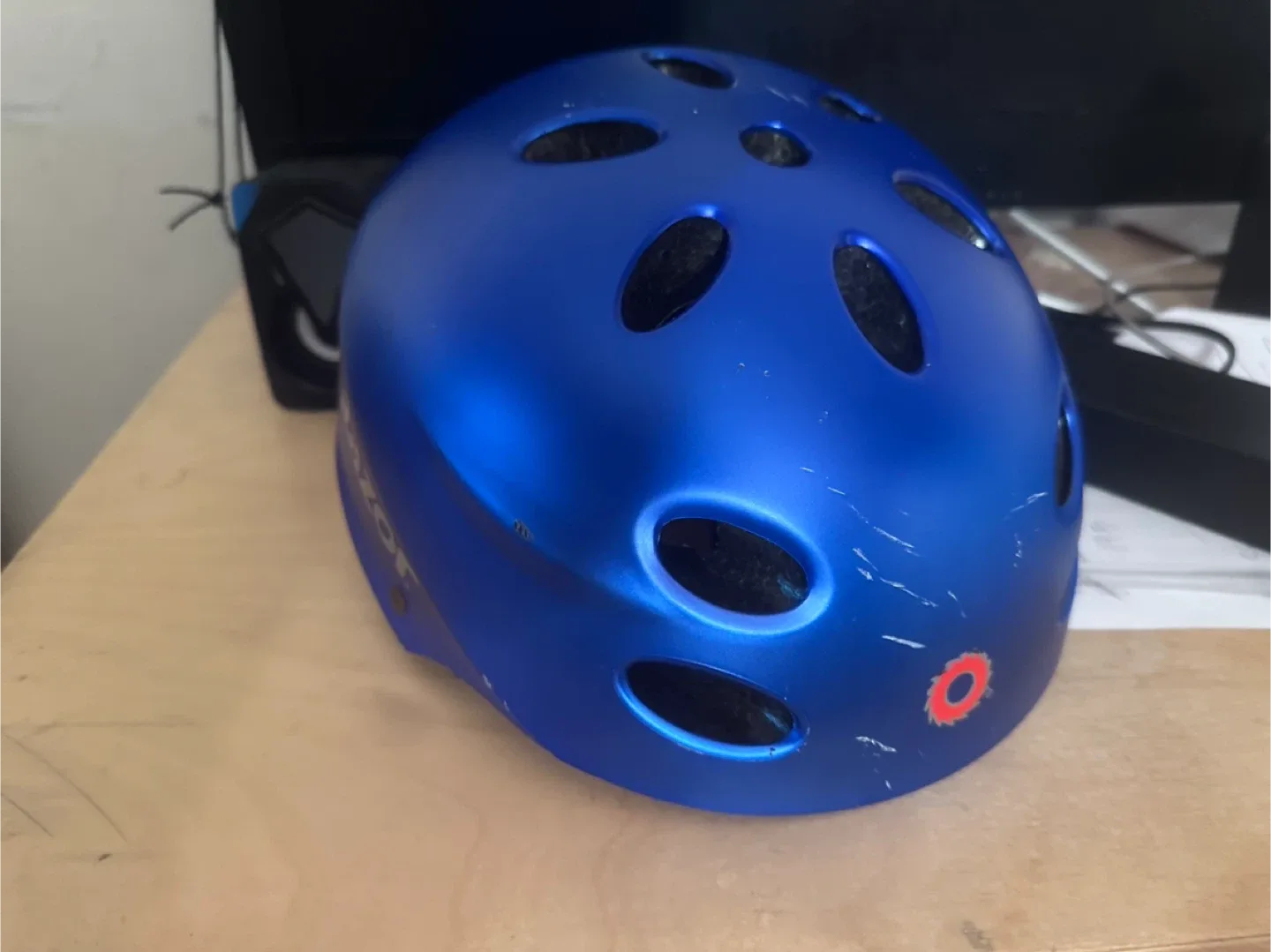 Razor Blue helmet image indicator(2)
