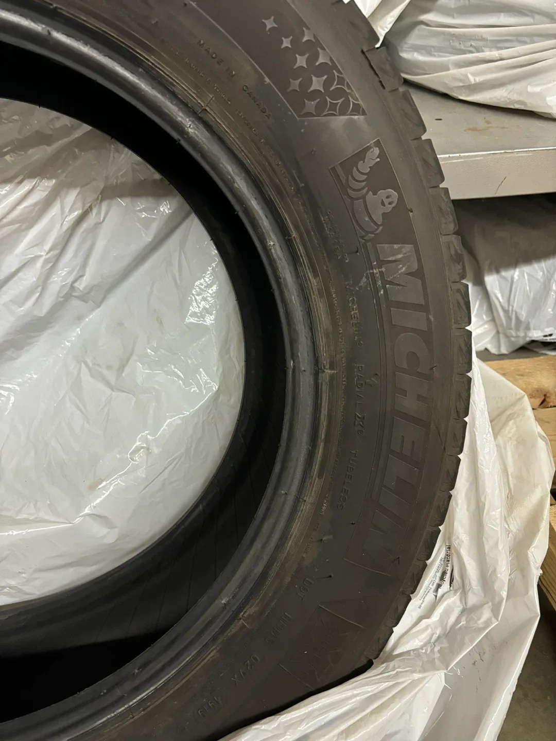 Michelin Latitude Tour Tire 235/65R18 image indicator(3)