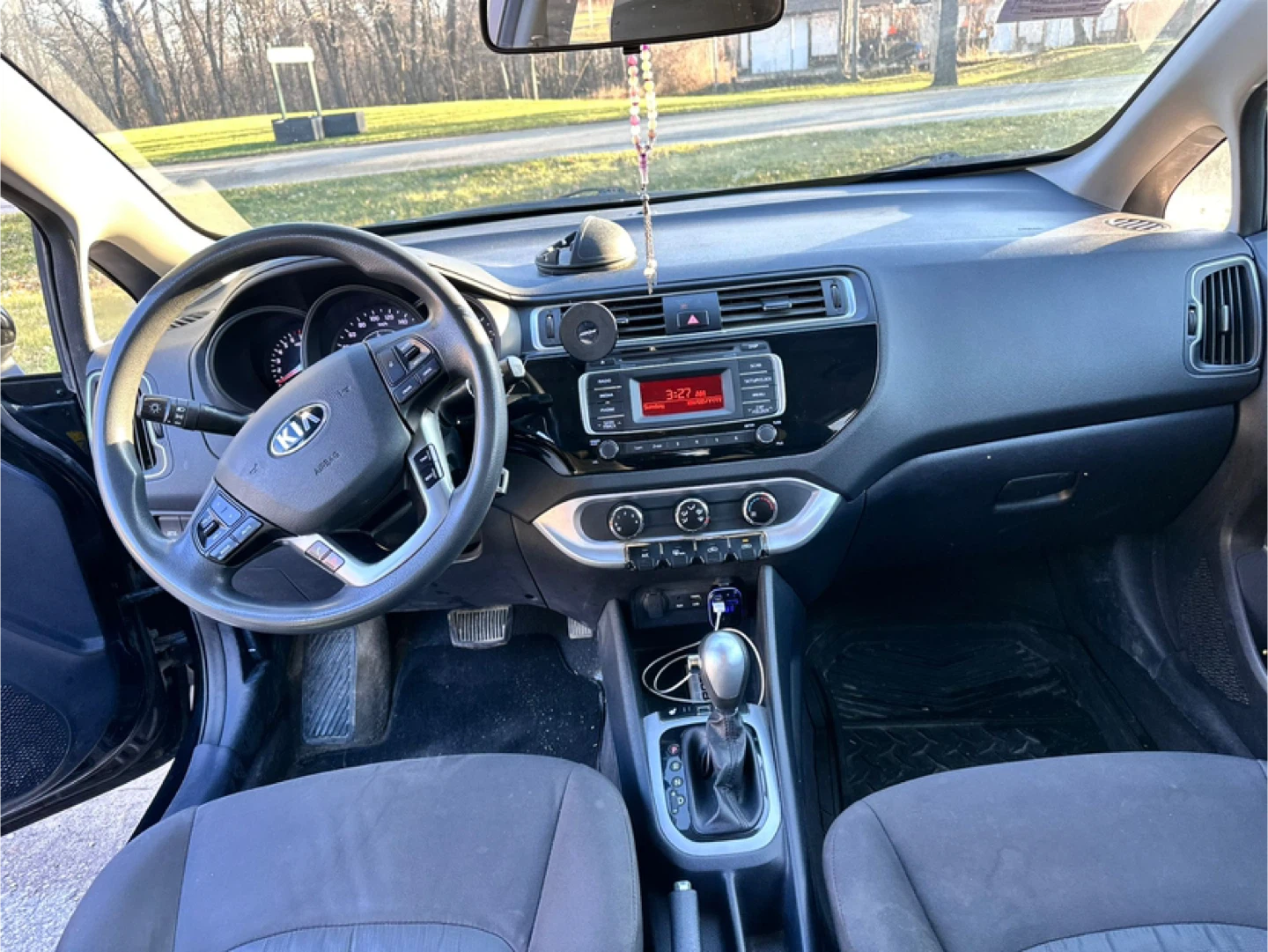 Black Kia Rio Sedan - photo 2