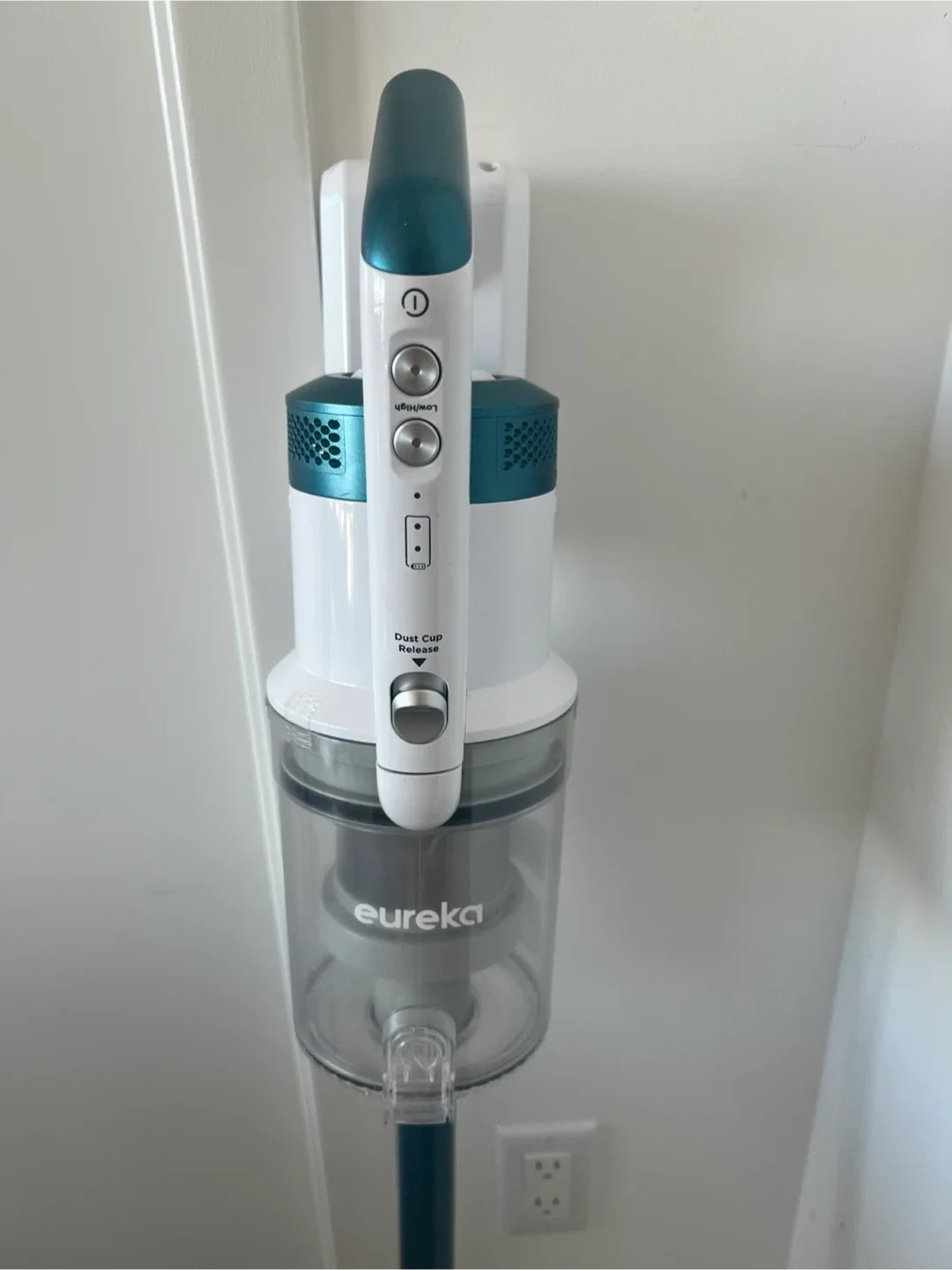 Cordless Vacuum + Cleaning Essentials Bundle image indicator(2)