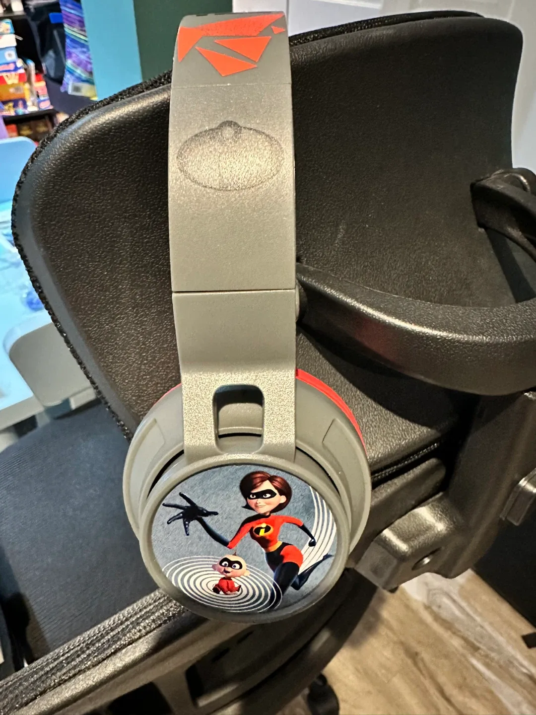 Disney The Incredibles Kids Headphones image indicator(2)