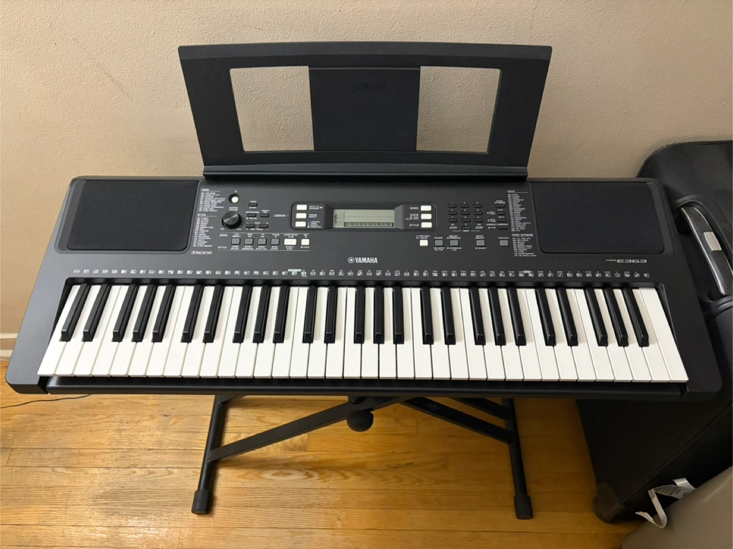YAMAHA PSR-E363 Portable Keyboard + Stand