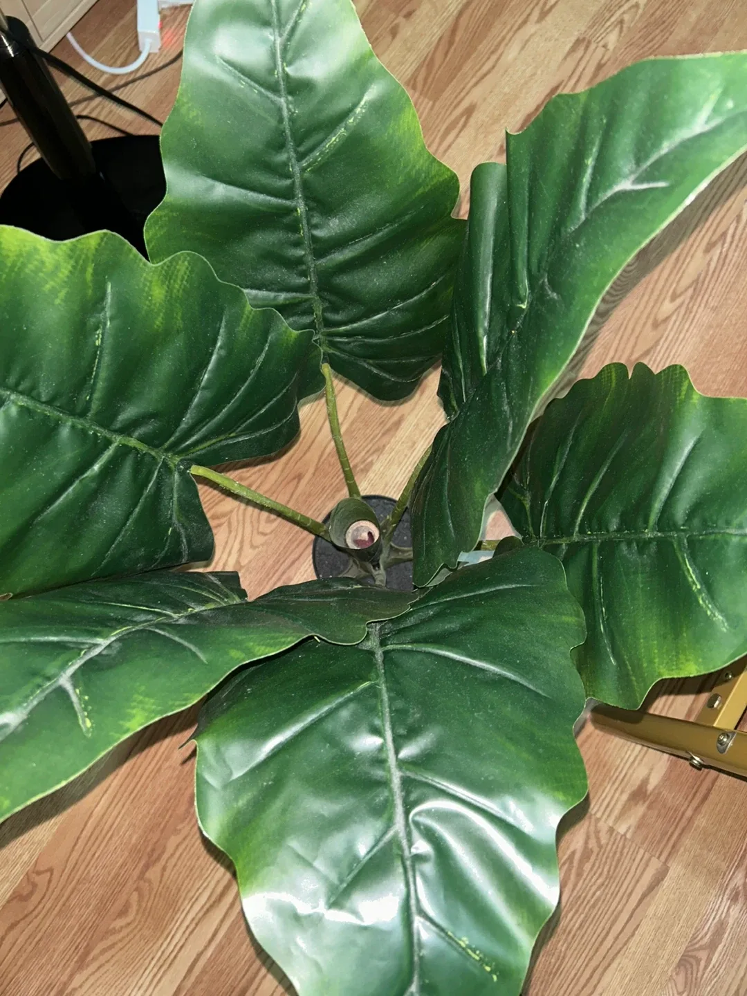 Faux Tropical Plant with Gold Stand image indicator(2)