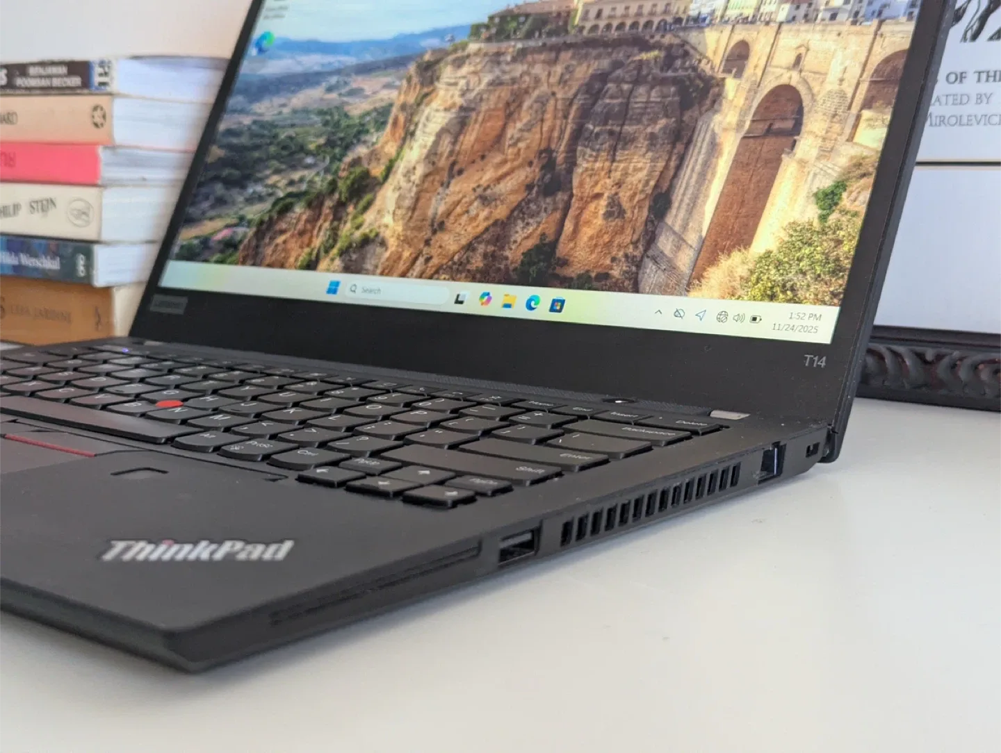 Lenovo ThinkPad T480s Laptop | i5 | 256GB SSD | 8Gb RAM image indicator(4)