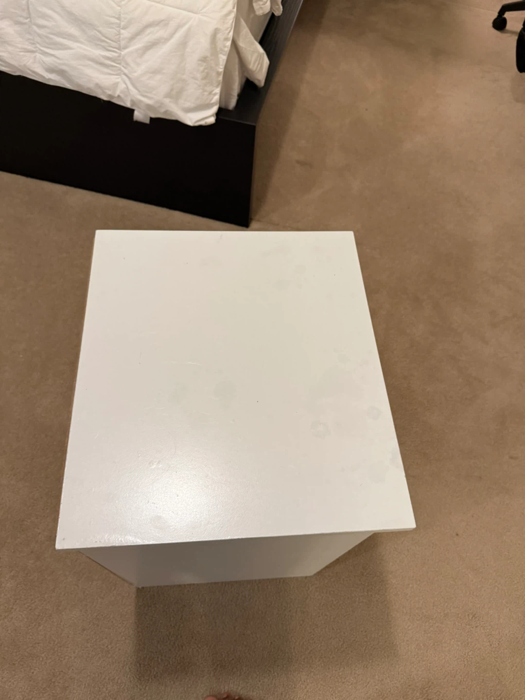 White Bedside Table Nightstand - photo 3