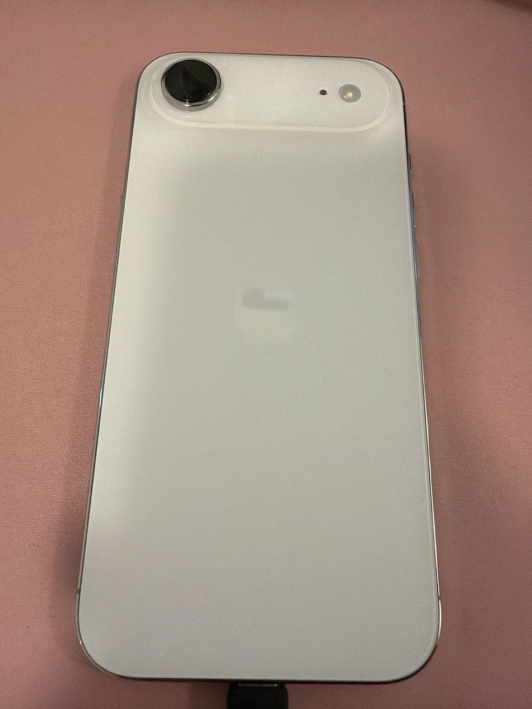 iPhone Air White - photo 2