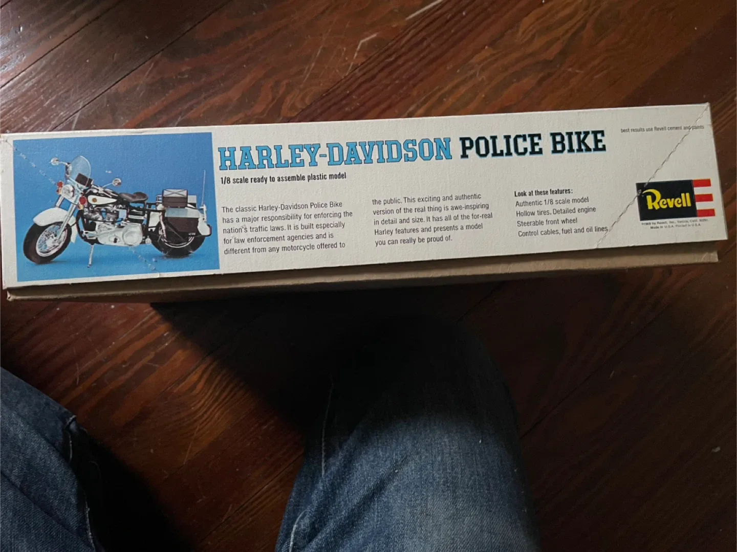 Revell Harley-Davidson Police Bike 1/8 Scale Model Kit image indicator(2)