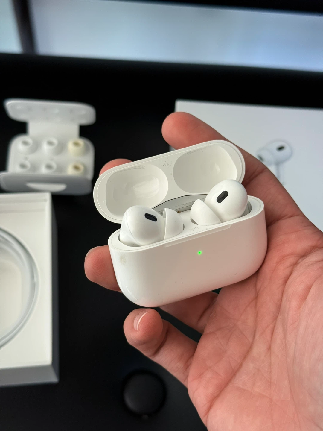 Apple AirPods Pro 2nd Gen - Like New! - photo 5