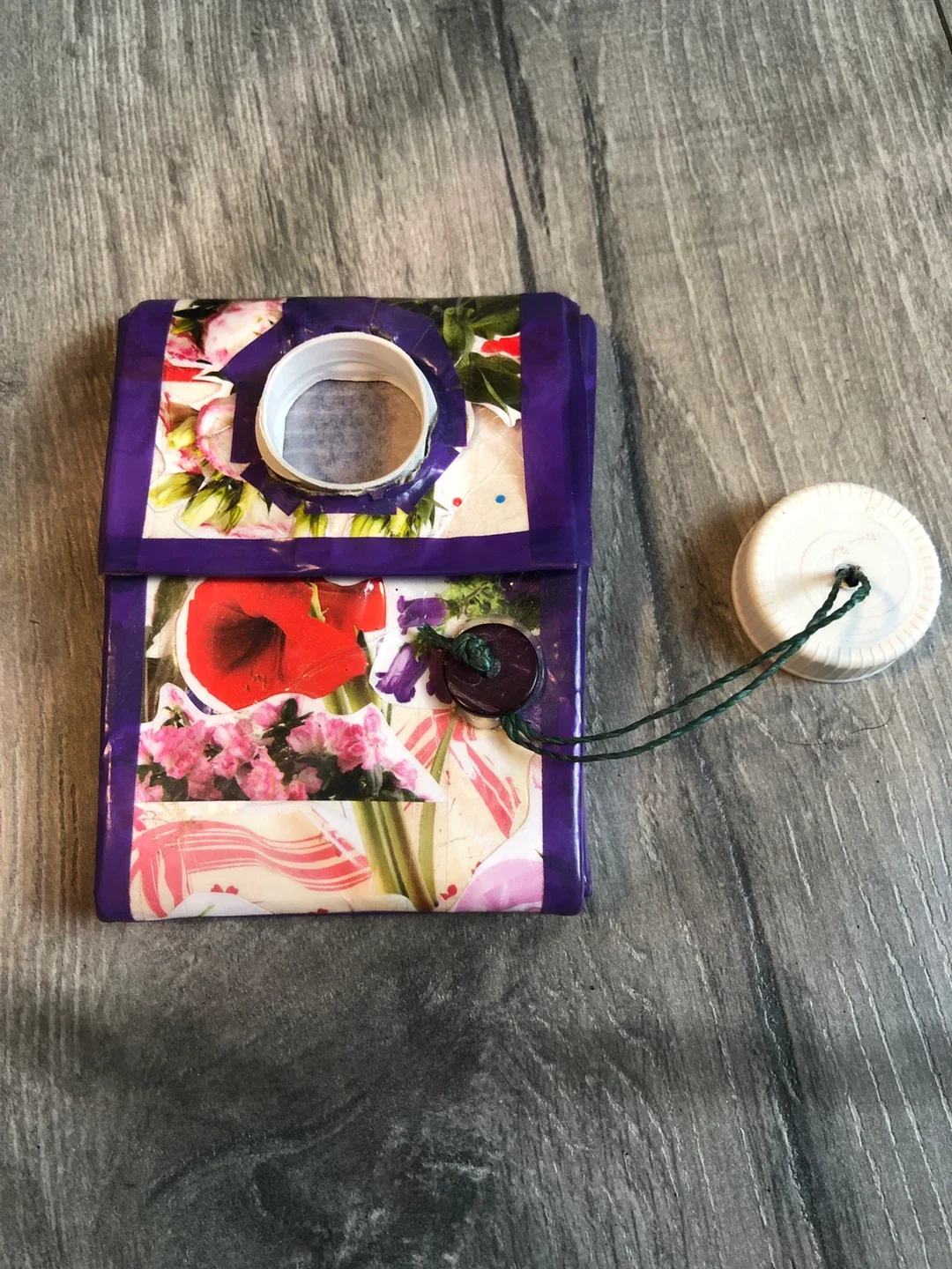 Brazillian Upcycled card pouch image indicator(4)