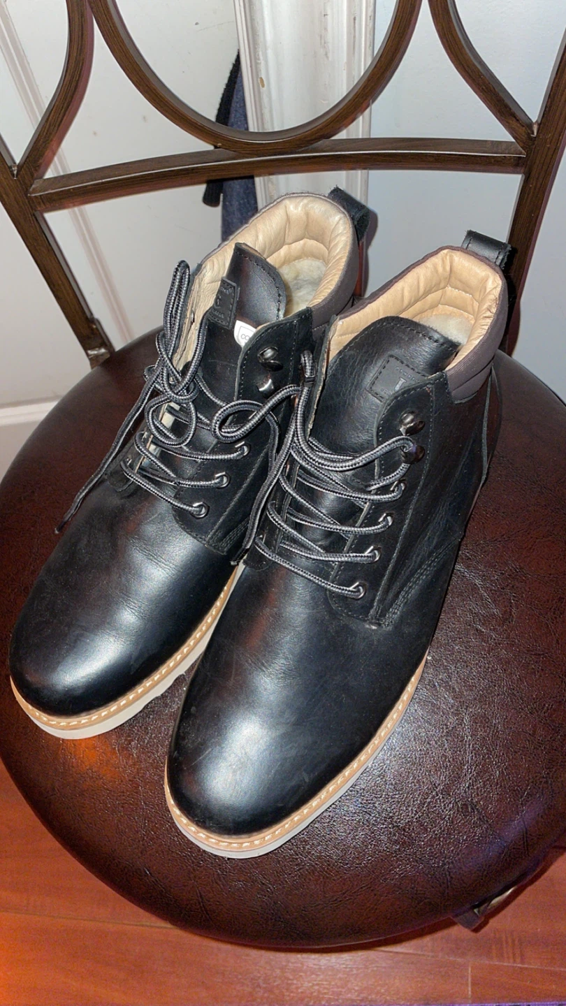 UGG Ozweah 4K Correction Boots - size 9.5
