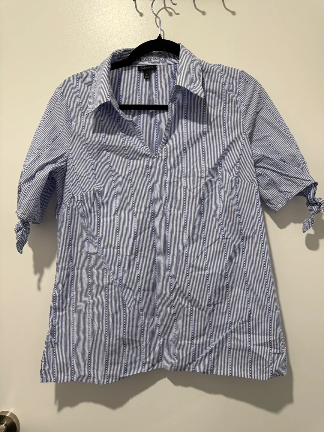 Assorted Women's Blouses (Each3$) image indicator(4)