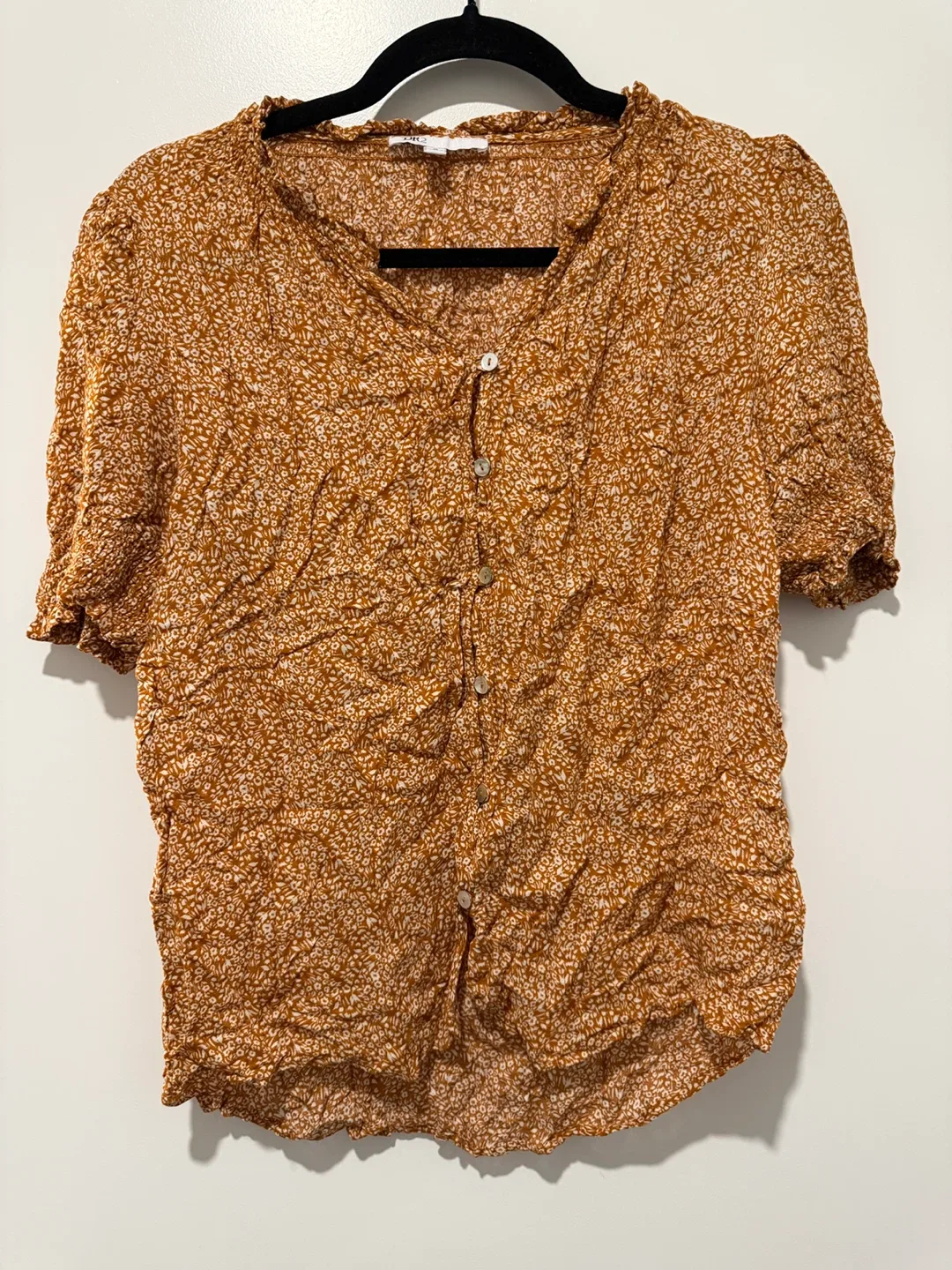 Assorted Women's Blouses (Each3$) image indicator(3)