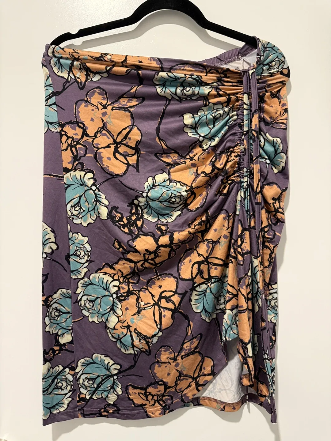 Assorted Women's Blouses (Each3$) image indicator(7)