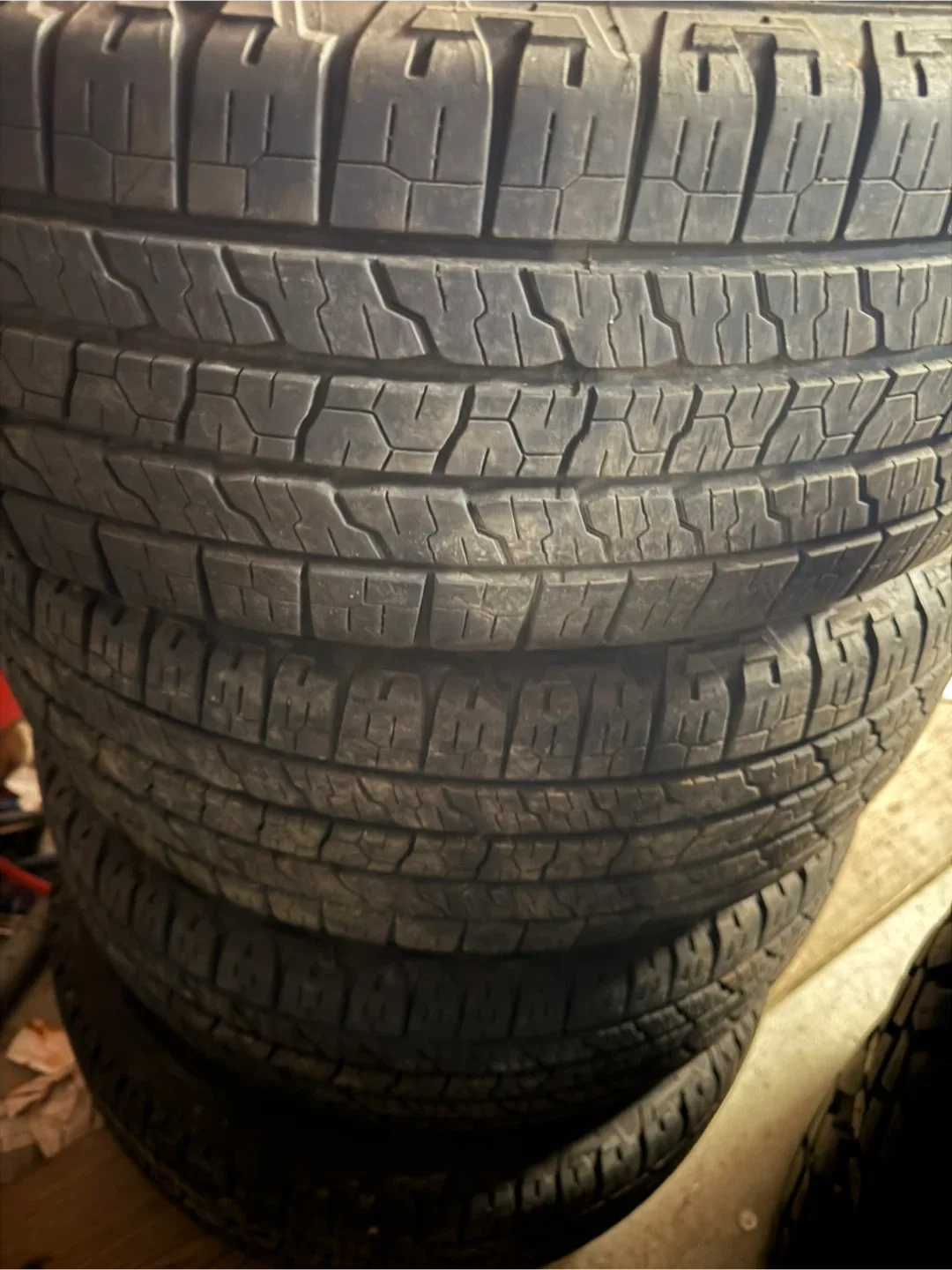 Goodyear Workhorse HT 235/65R16C Tire image indicator(2)