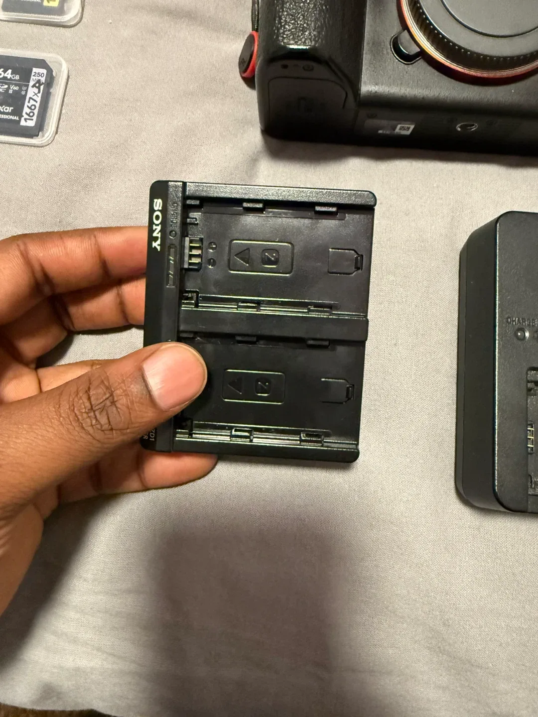 Sony Alpha a7R IV Camera with Accessories image indicator(5)