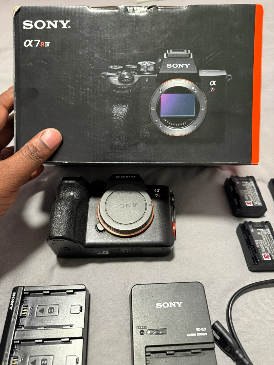 Sony Alpha a7R IV Camera with Accessories image indicator(8)