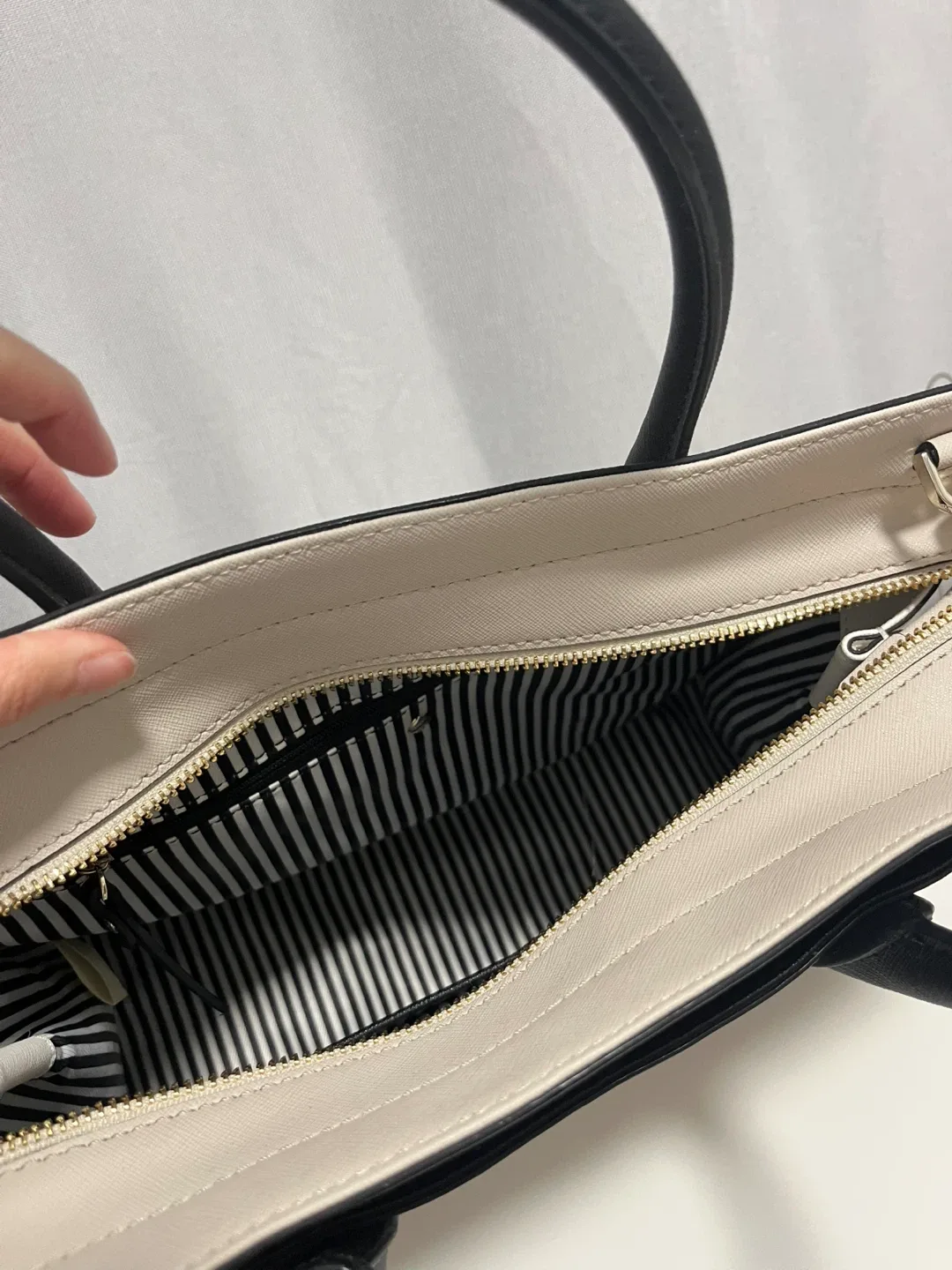 Kate Spade Satchel - Cream & Black image indicator(5)