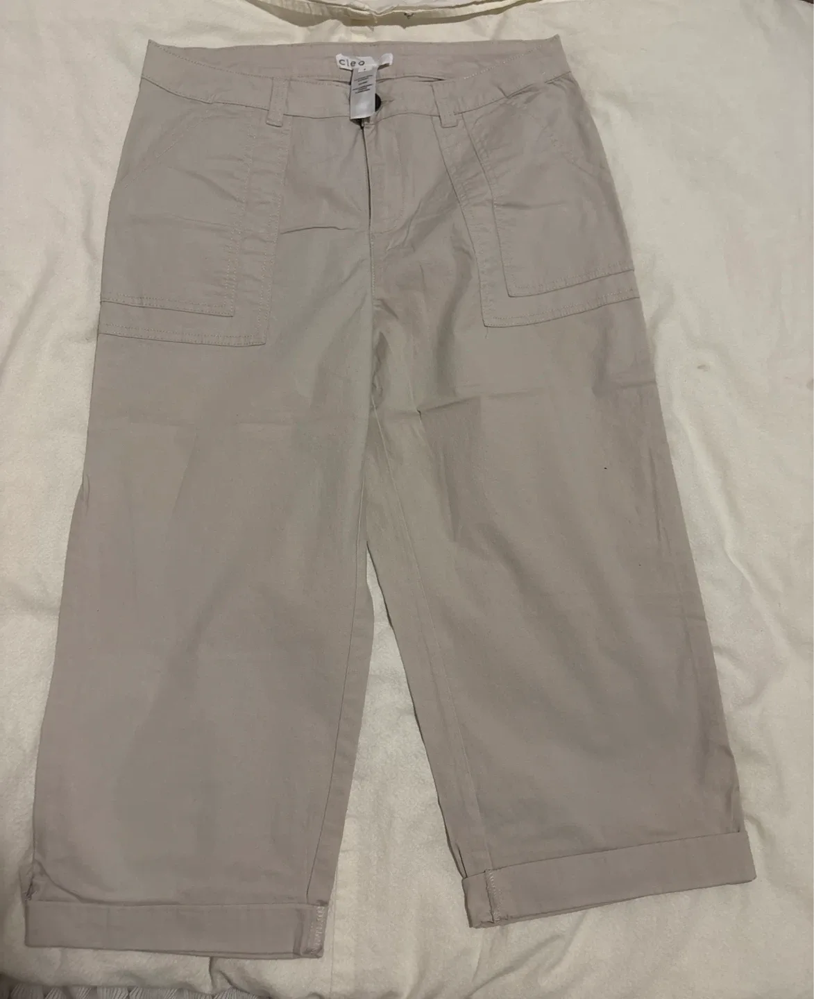 Cleo Beige Capri Pants - Size L