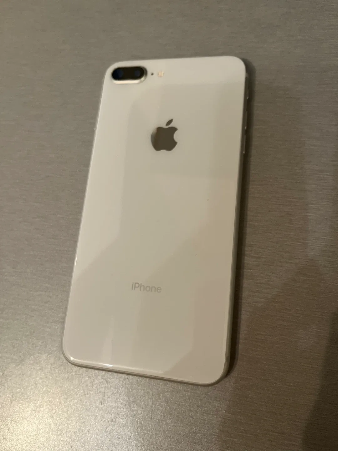 iPhone 8 Plus - White image indicator(2)