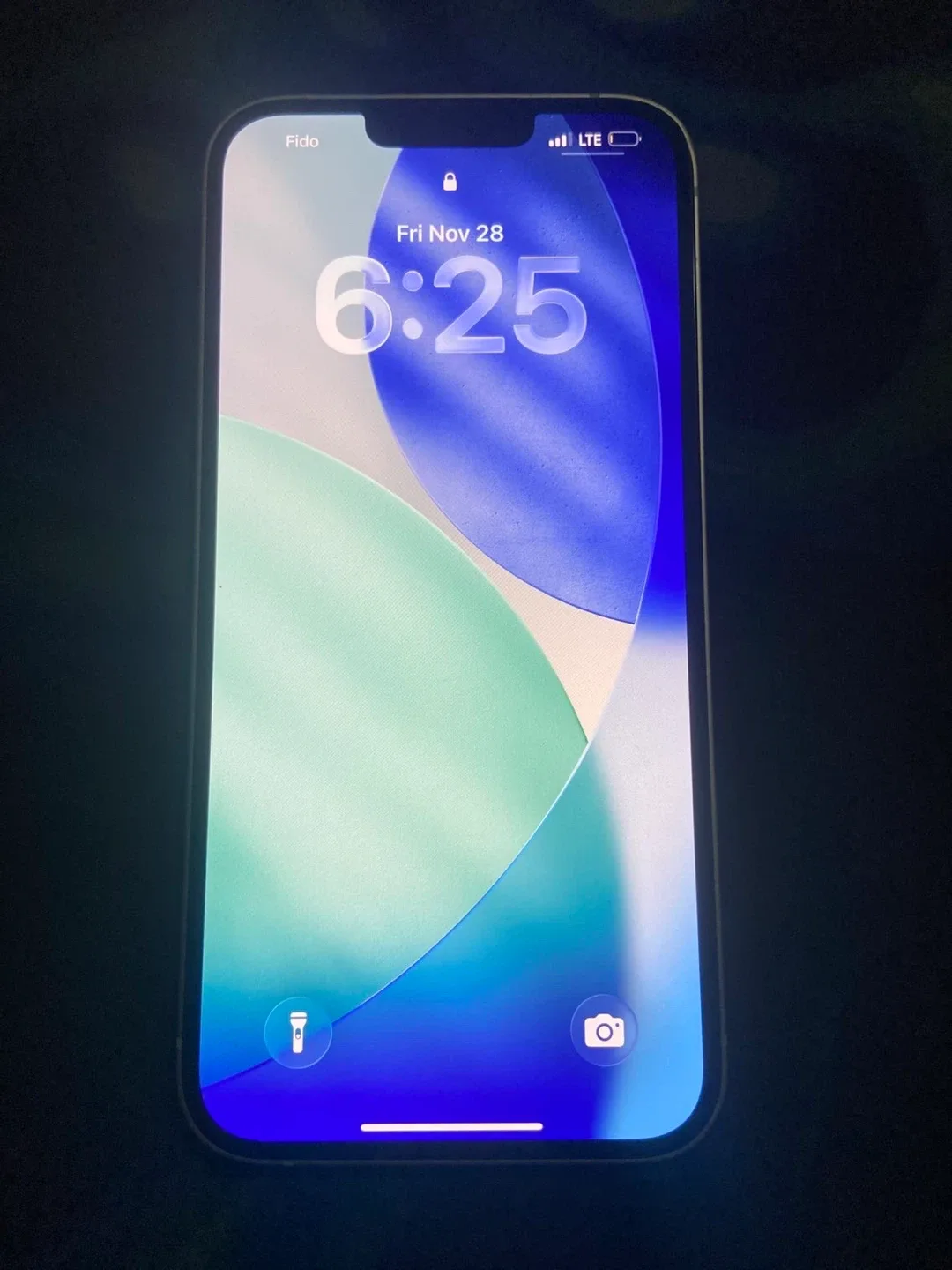 IPhone 14 Plus image indicator(2)