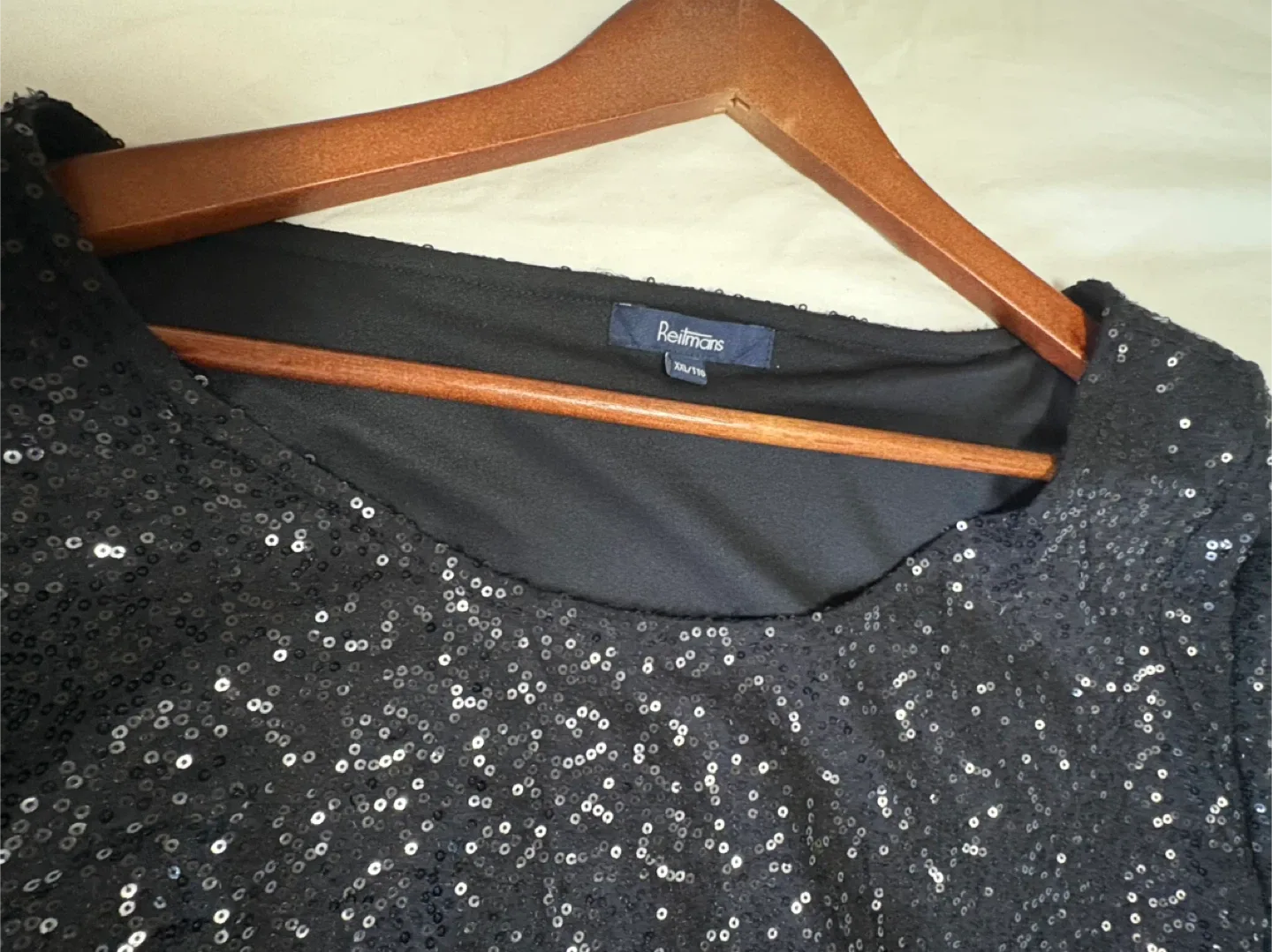 Reitman’s Sequin Top - XXL image indicator(4)