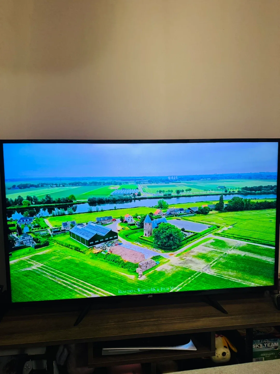 55 inch JVC UHD smart tv image indicator(2)