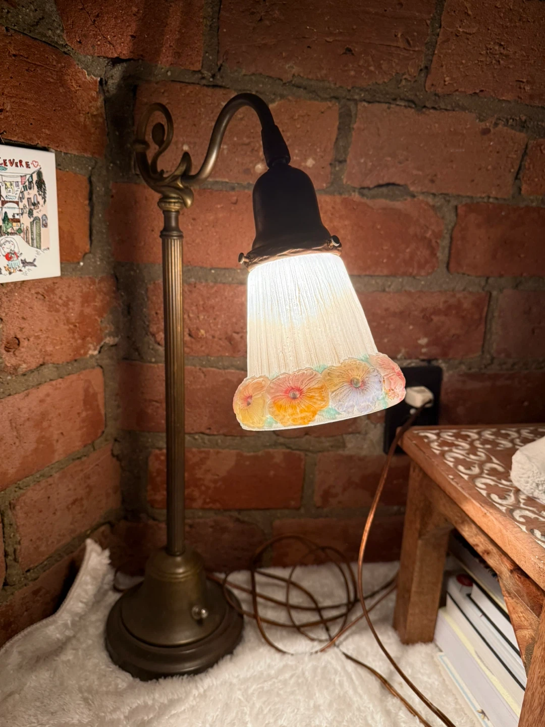 Vintage Floral Accent Table Lamp