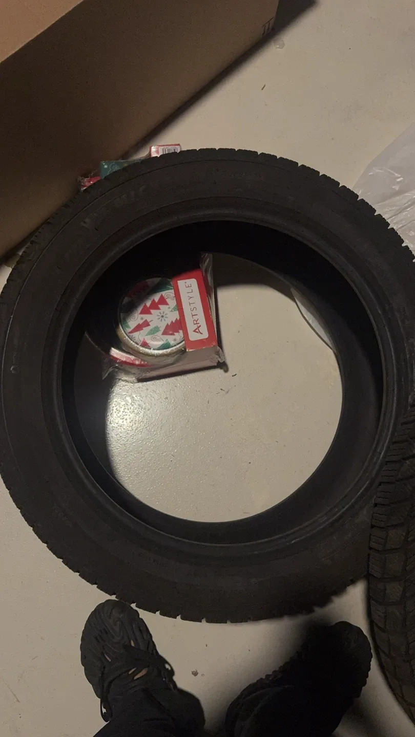 Michelin X-Ice Snow 275/45 R20 Tire image indicator(5)