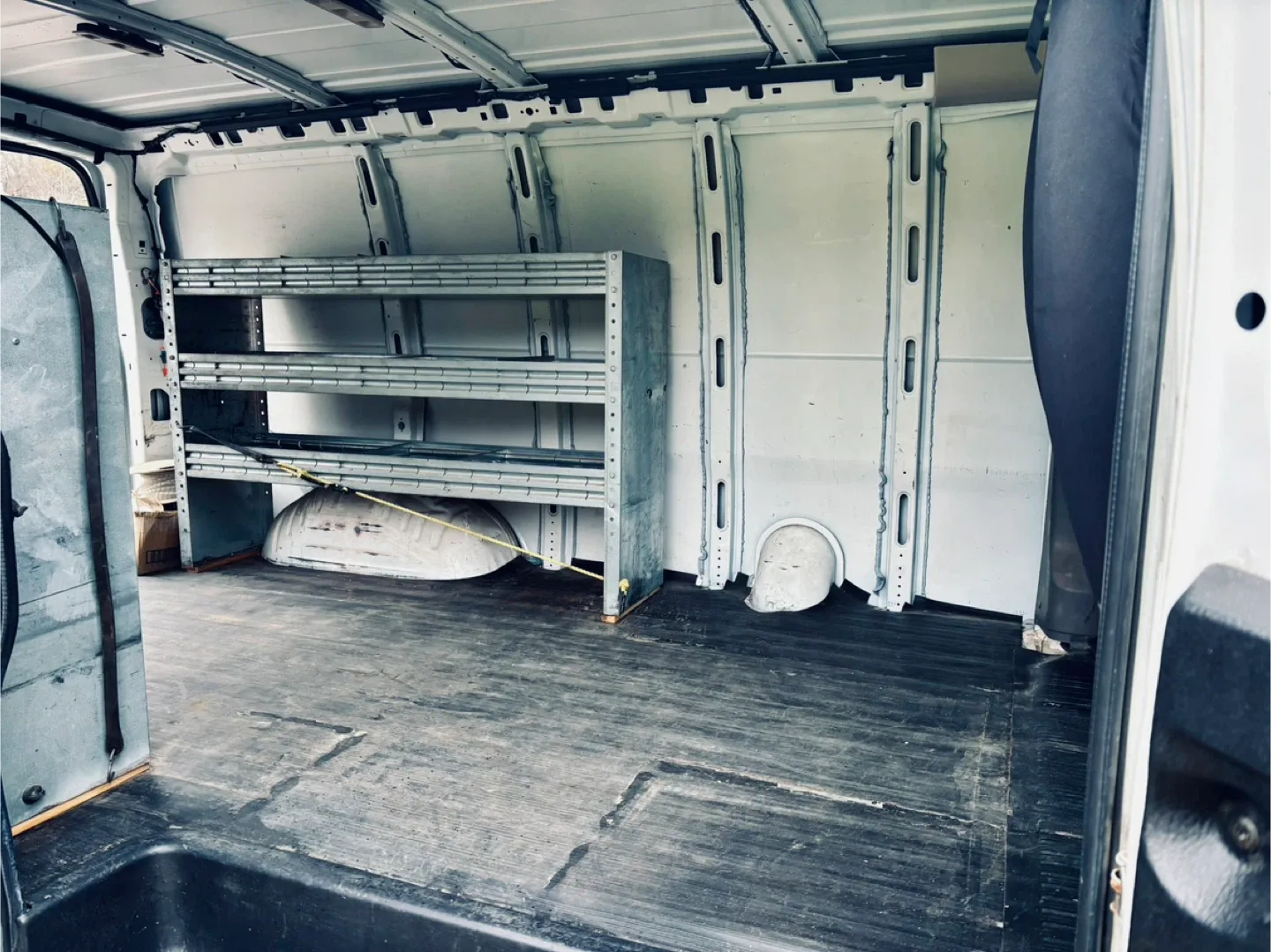 Chevrolet Express Cargo Van image indicator(5)