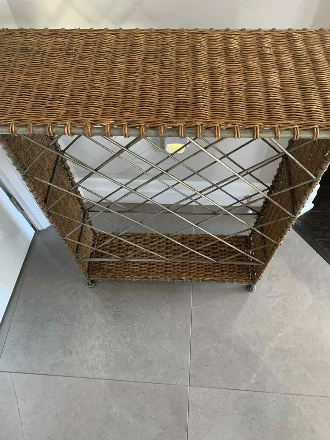 Floor standing wine rack image indicator(4)