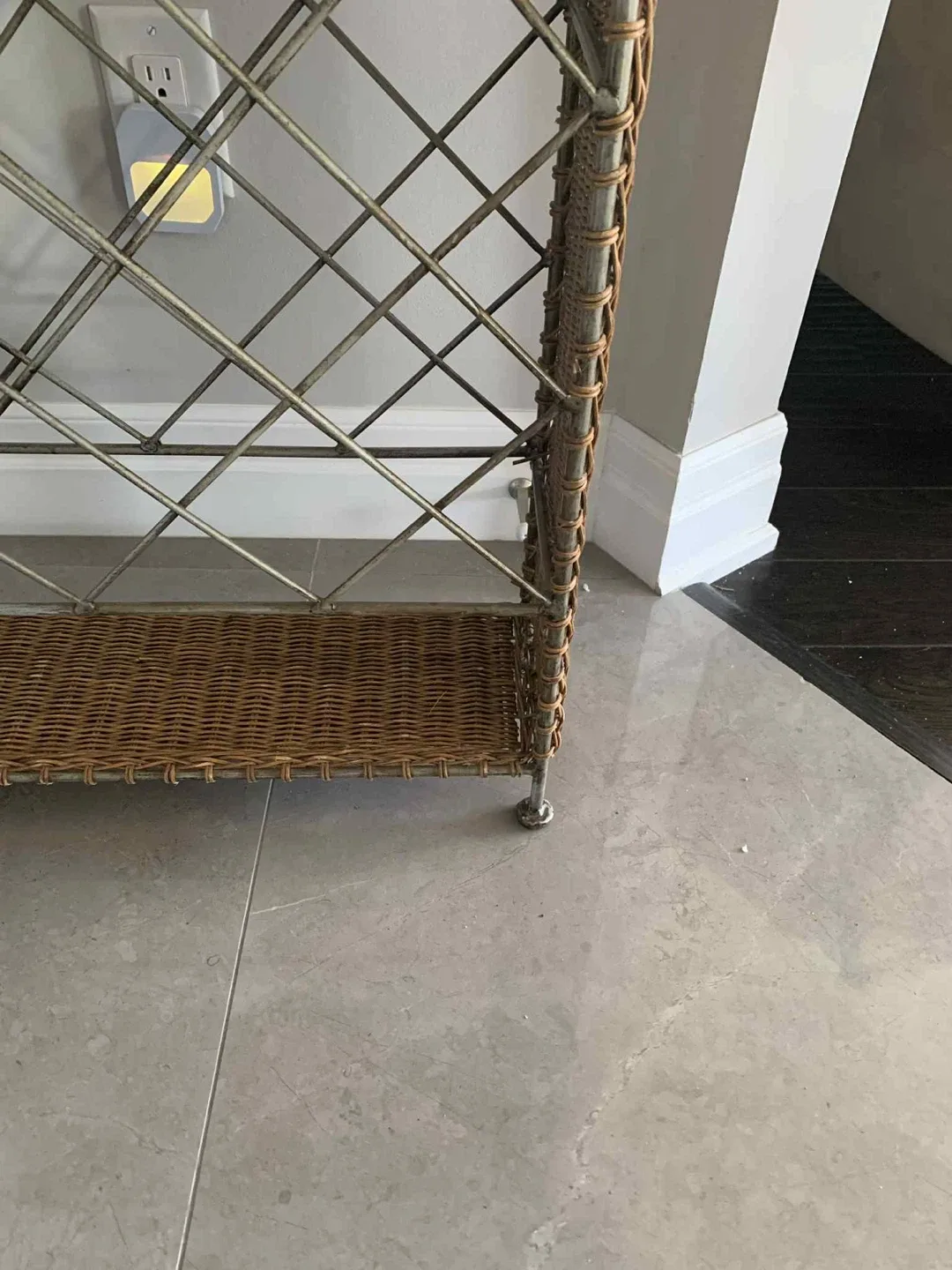 Floor standing wine rack image indicator(3)