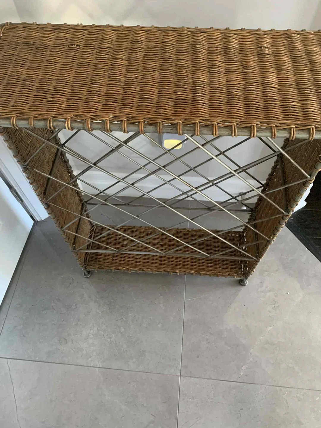 Floor standing wine rack image indicator(7)